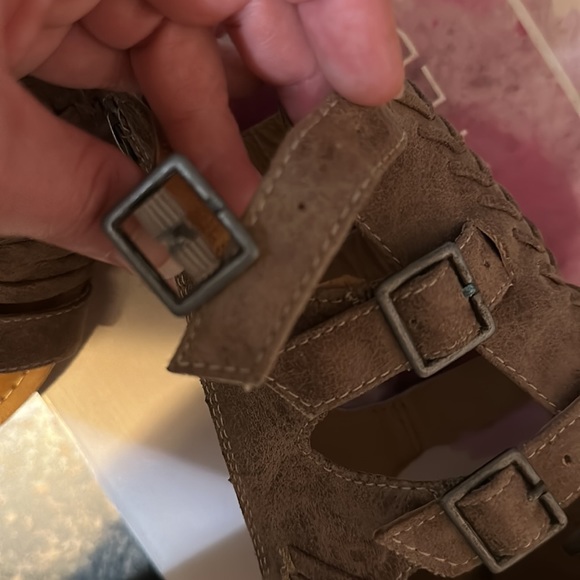 Timavo beige (grey-brown) tall gladiator sandals sz 6.5 Not Rated NWOT box incl - Picture 16 of 16